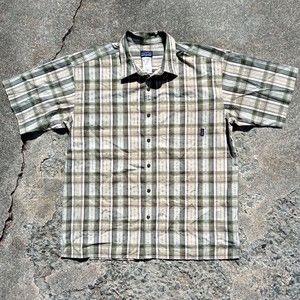 Patagonia Short Sleeve Button Front Hiking Plaid Outdoors Shirt - Mens Large